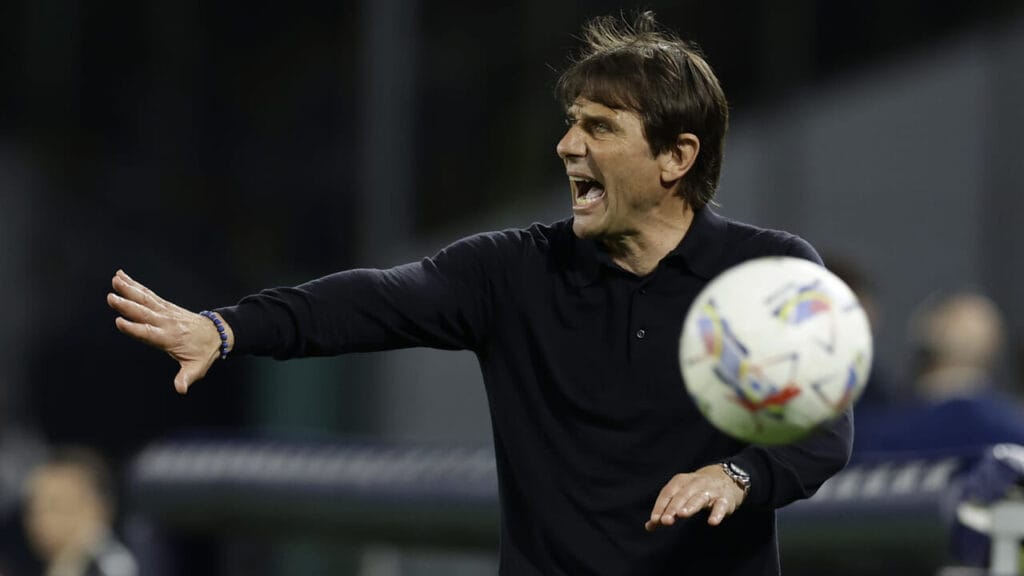 Conte celebra il Calcio Napoli: