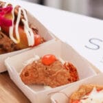 Napoli: uno street food norvegese con pasticcini di mare