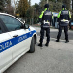 Falconara: pestaggio a sangue dopo un bacio a una 12enne