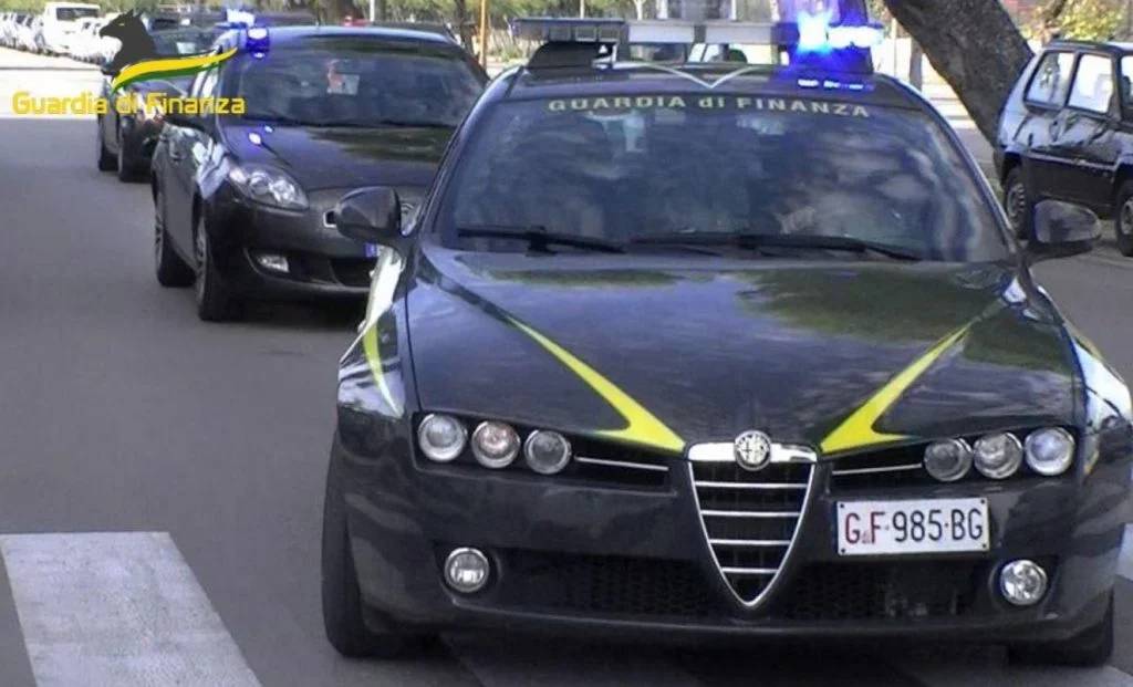 Castellammare, uomo solo ipovedente, si spacciava per cieco totale