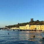 Mistero a Ischia: donna morta ai piedi della Pagoda