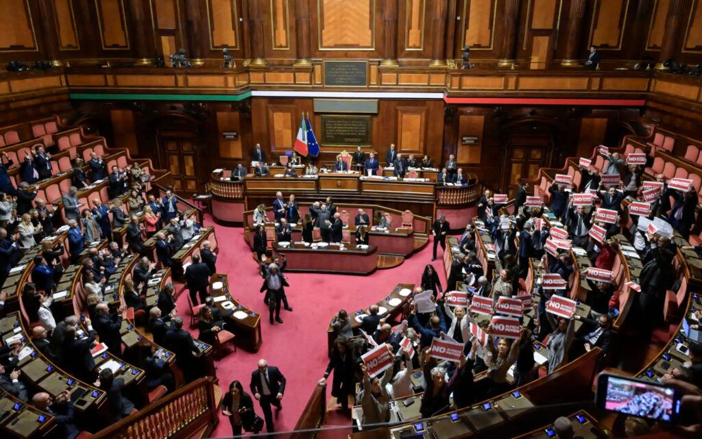 Italia: scontro su giustizia, si va al referendum confermativo