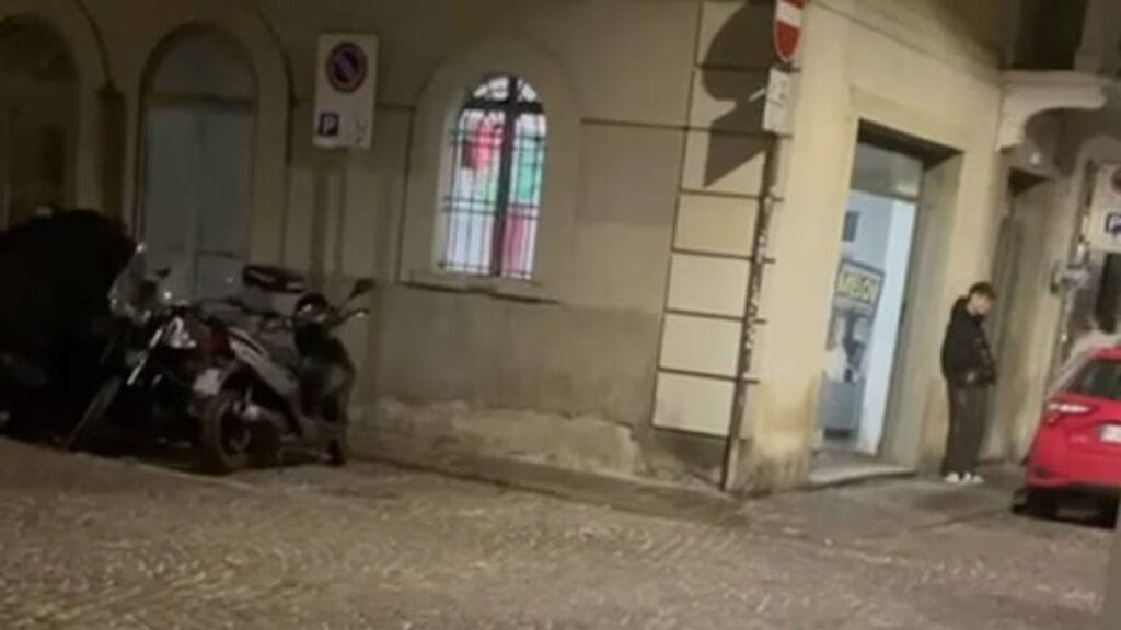 Parma, video shock: cori fascisti in sede FdI
