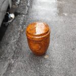 Polizia locale recupera un'urna funeraria