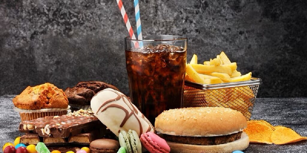 Studio rivela la lista degli alimenti processati che causano il cancro.