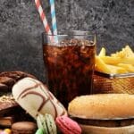 Studio rivela la lista degli alimenti processati che causano il cancro.