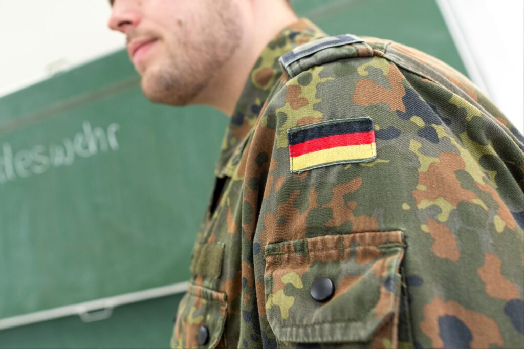 Germania, Pistorius: più soldati e droni kamikaze. Le resistenze