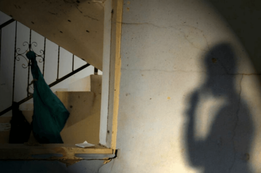Caltanissetta, abusi sulle figlie piccole: padre condannato a 11 anni. La madre è morta durante il processo